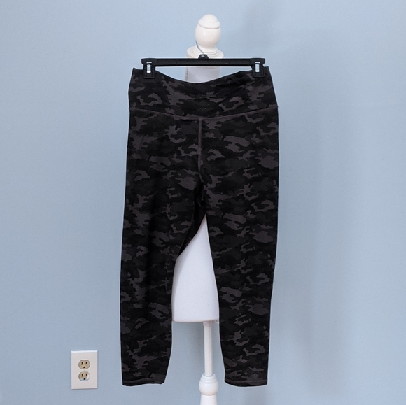 Fabletics Cropped - Picture 5 of 7